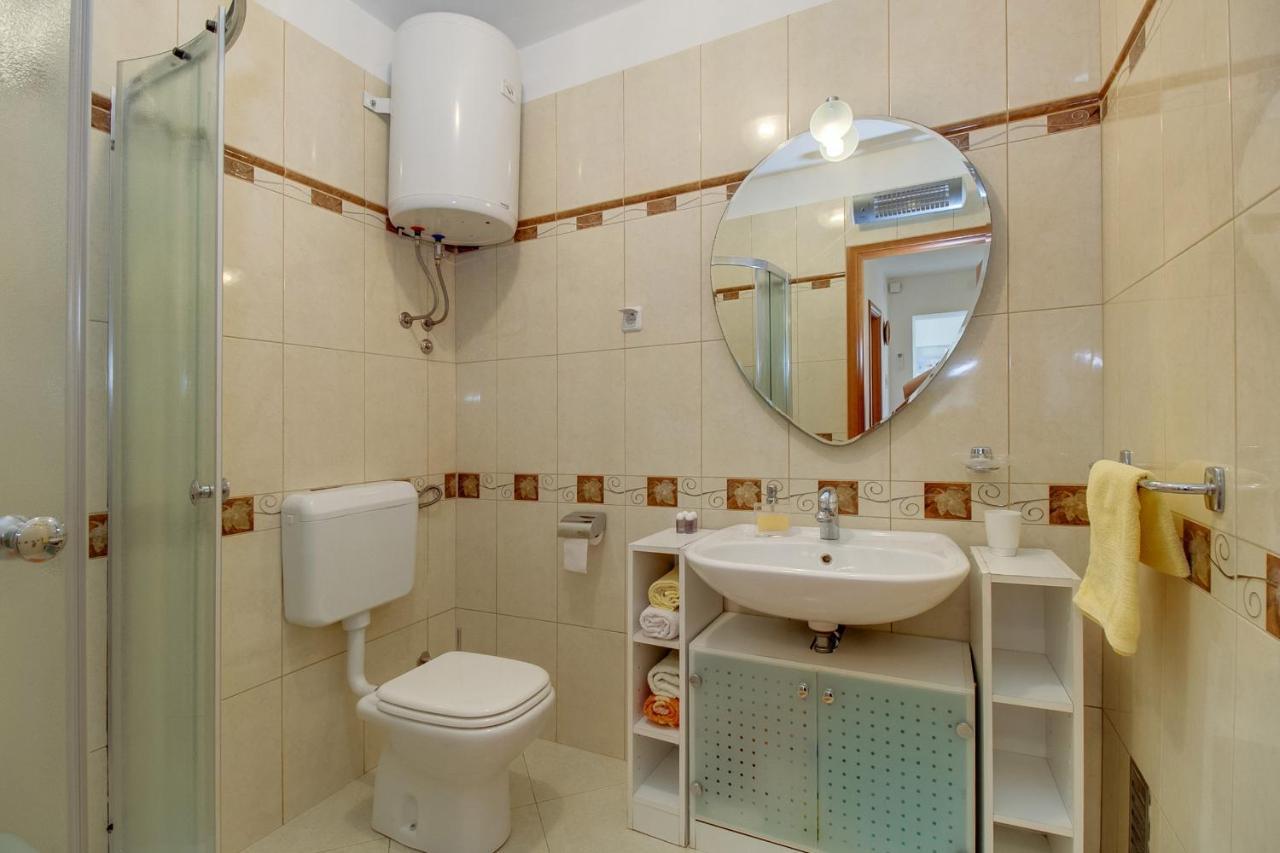 Apartman Mirjana 1 มาลีโลชินจ์ ภายนอก รูปภาพ