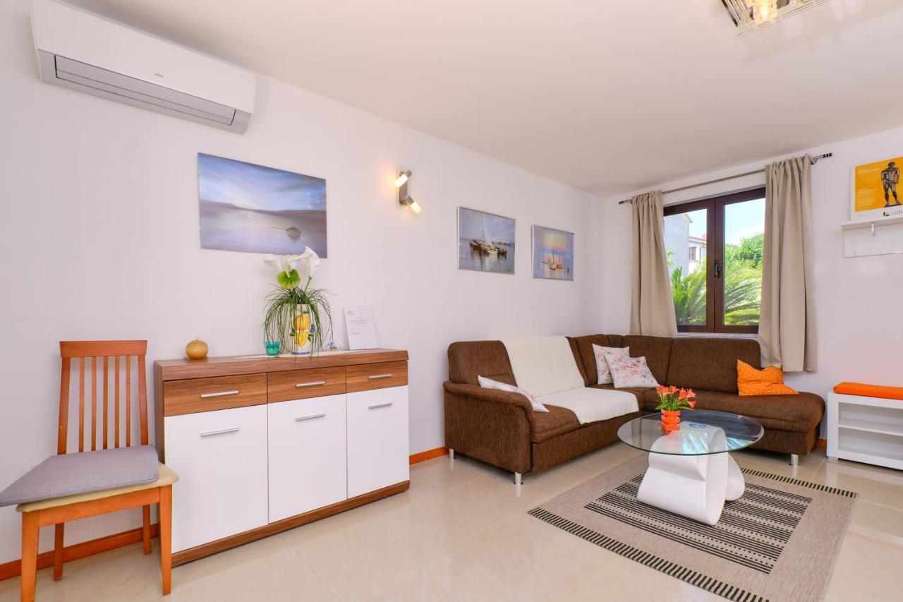 Apartman Mirjana 1 มาลีโลชินจ์ ภายนอก รูปภาพ